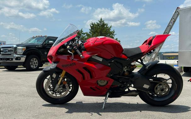 2024 Ducati Panigale V4 S