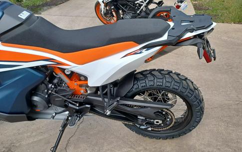 2024 KTM Adventure 890 R