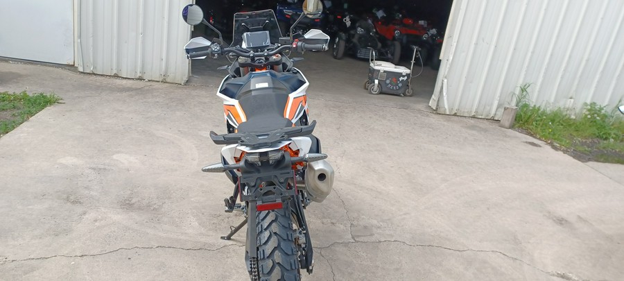 2024 KTM Adventure 890 R