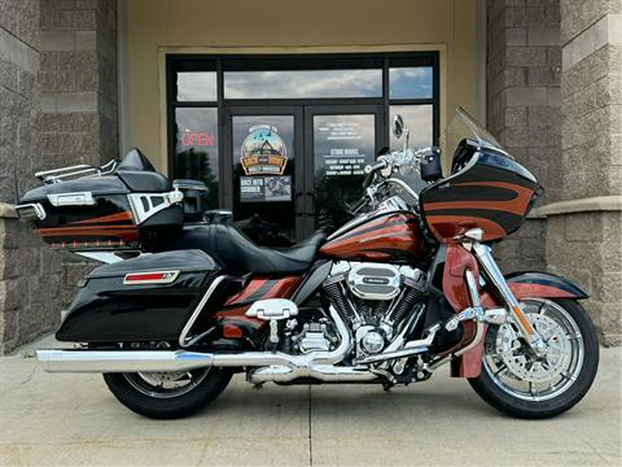 2015 Harley-Davidson CVO™ Road Glide® Ultra