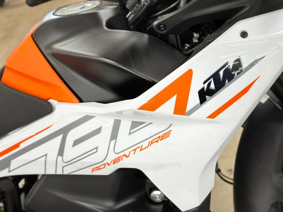 2024 KTM Adventure 790