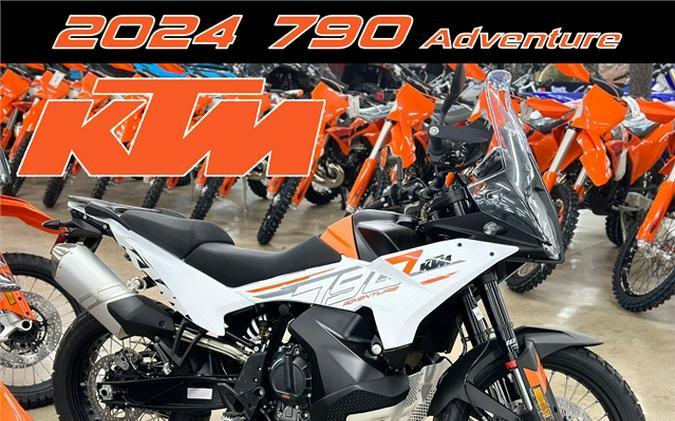 2024 KTM Adventure 790