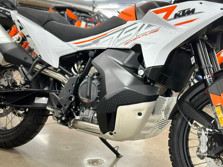 2024 KTM Adventure 790