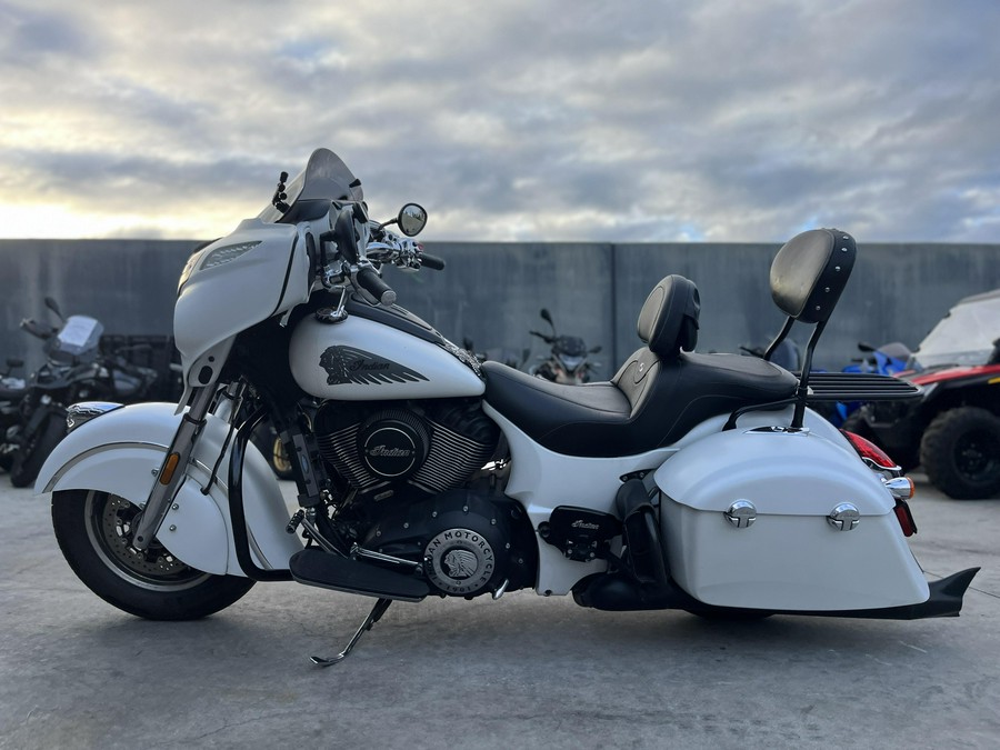 2017 Indian Motorcycle CHIEFTAIN PEARL WHITE SMOKE CAL Base