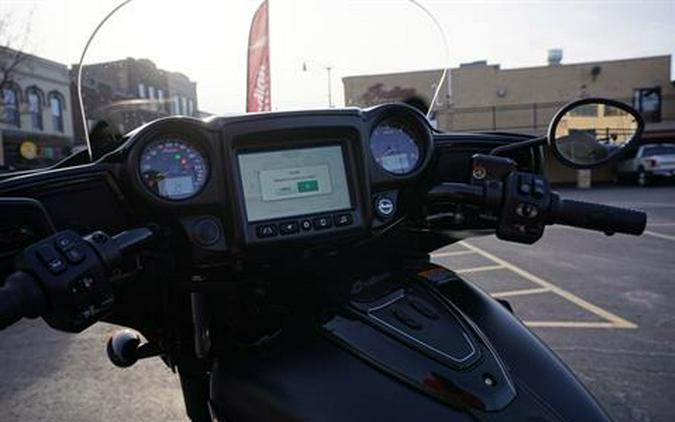 2024 Indian Motorcycle Roadmaster® Dark Horse® with PowerBand Audio Package