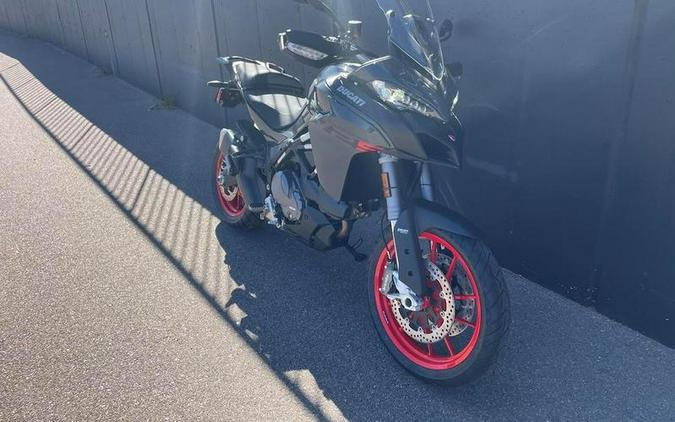 2023 Ducati Multistrada V2 S Thrilling Black & Street Grey