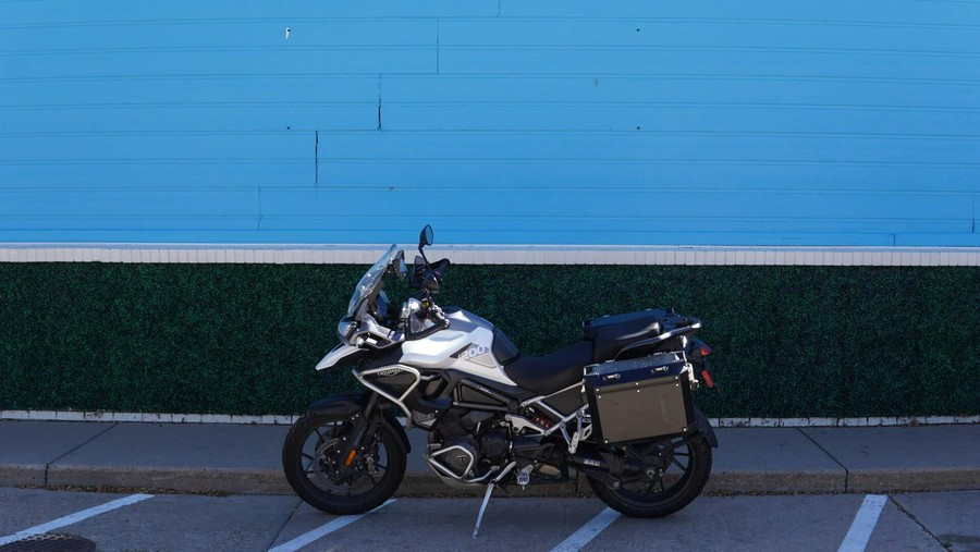 2023 Tiger 1200 GT Pro
