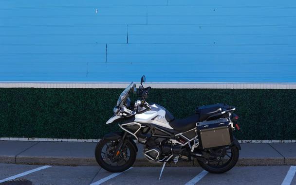 2023 Tiger 1200 GT Pro
