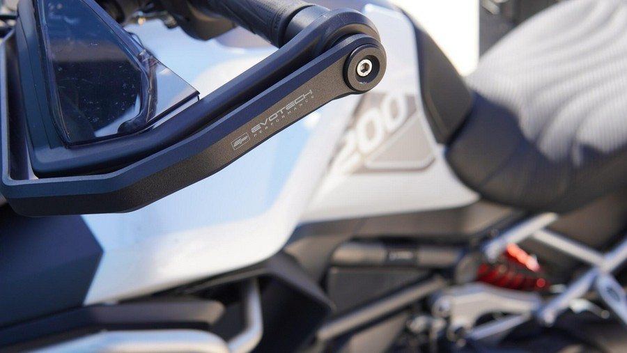 2023 Tiger 1200 GT Pro