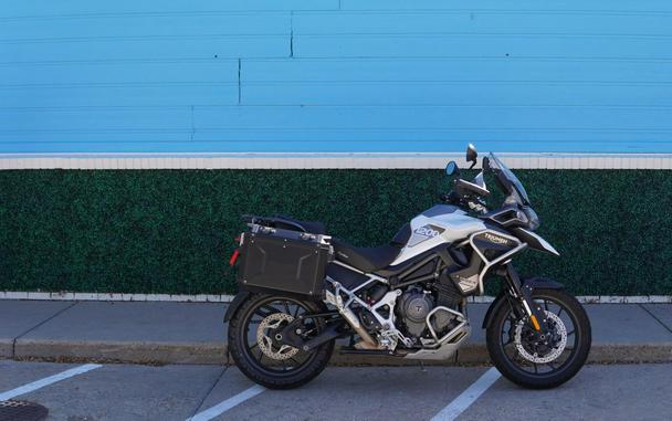 2023 Tiger 1200 GT Pro