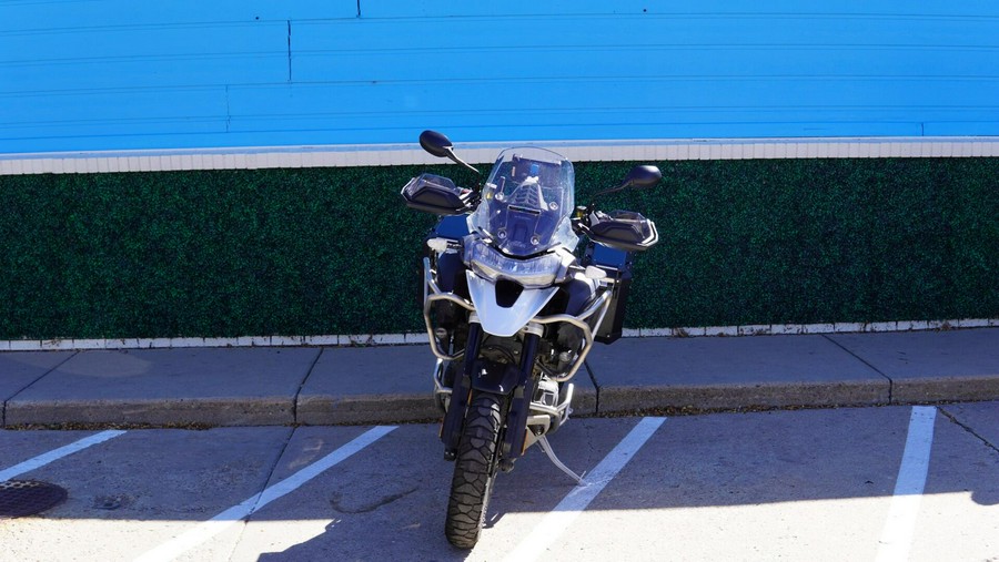 2023 Tiger 1200 GT Pro