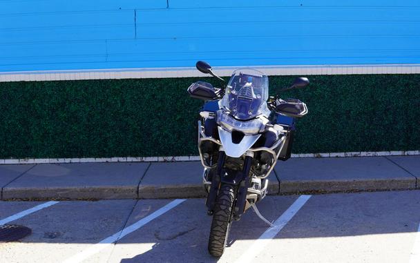 2023 Tiger 1200 GT Pro