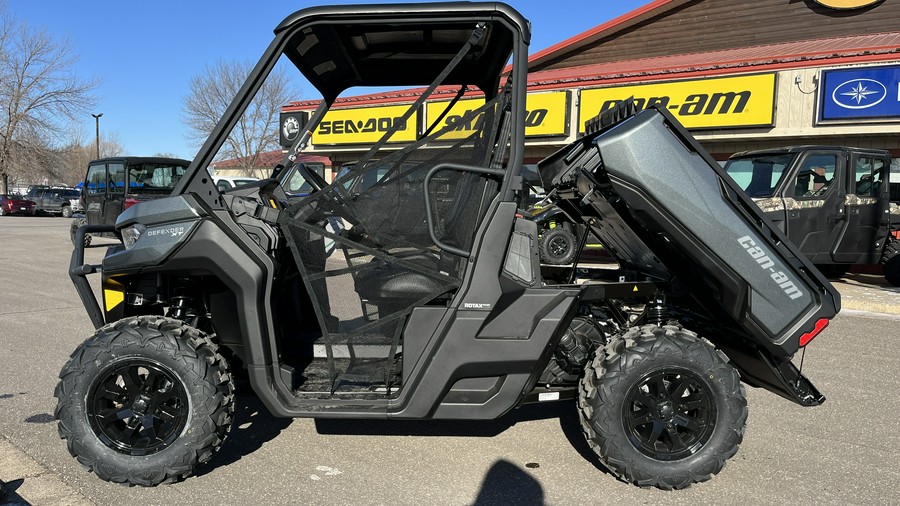 2024 Can-Am™ Defender XT HD9