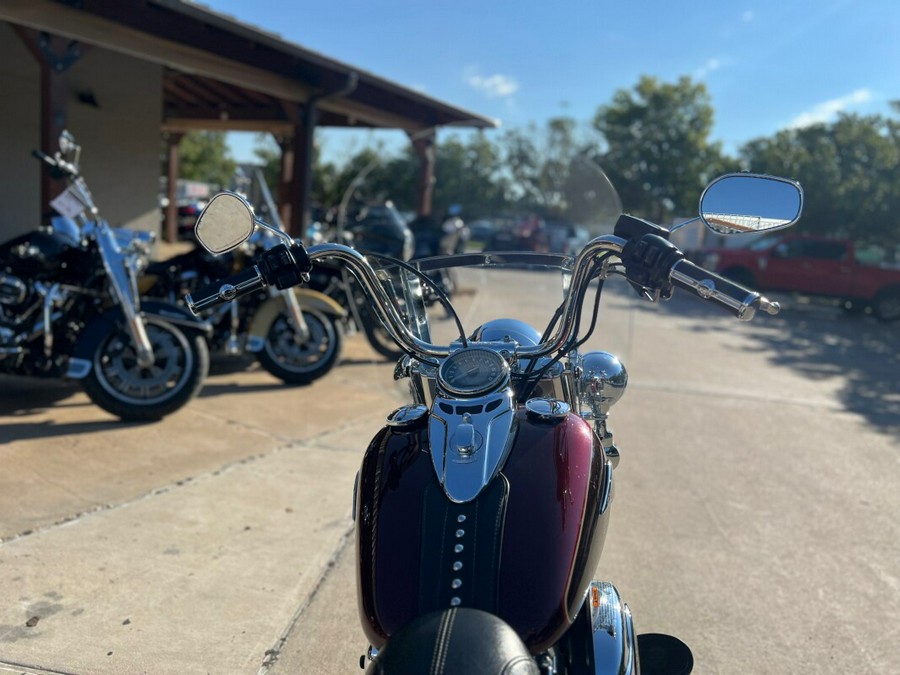 2015 Harley-Davidson® Heritage Softail® Classic Two-Tone Mysterious Red Sunglo