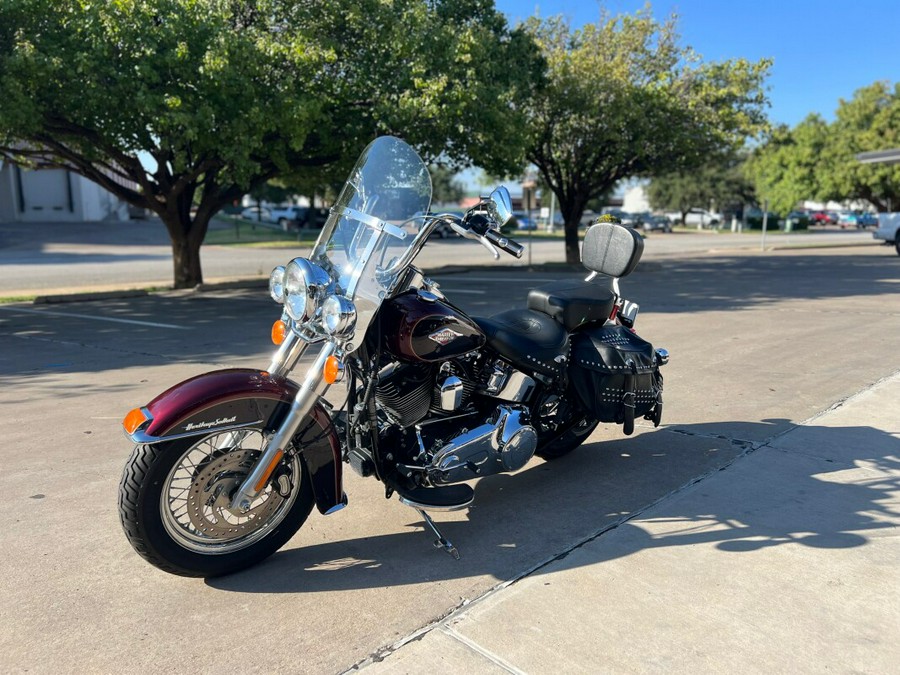 2015 Harley-Davidson® Heritage Softail® Classic Two-Tone Mysterious Red Sunglo