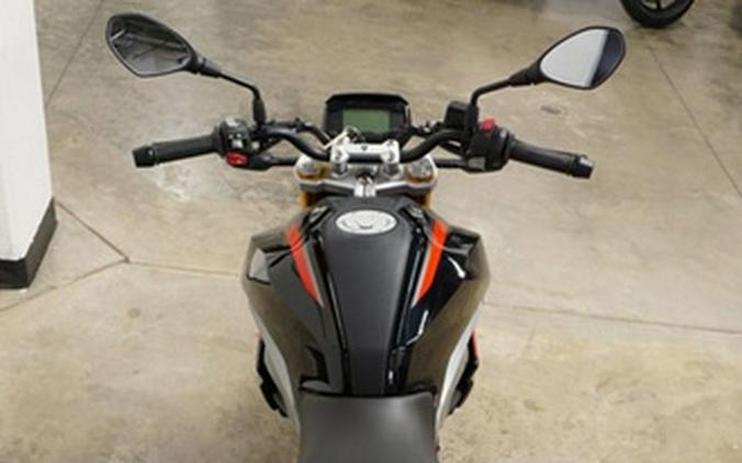 2025 BMW G 310 R Style Passion