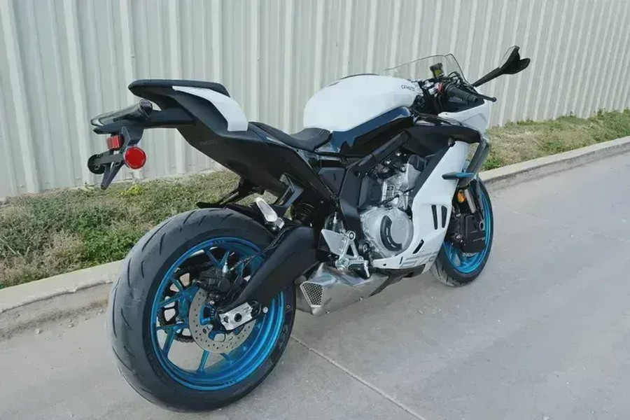 2026 CFMOTO 675SS