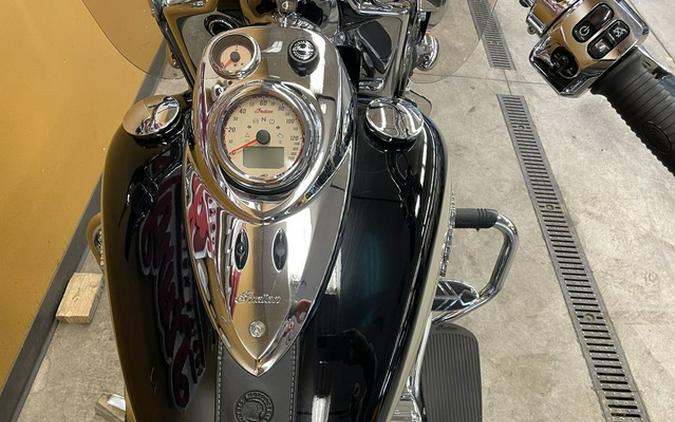 2022 Indian Springfield Black Metallic/Dirt Track Tan