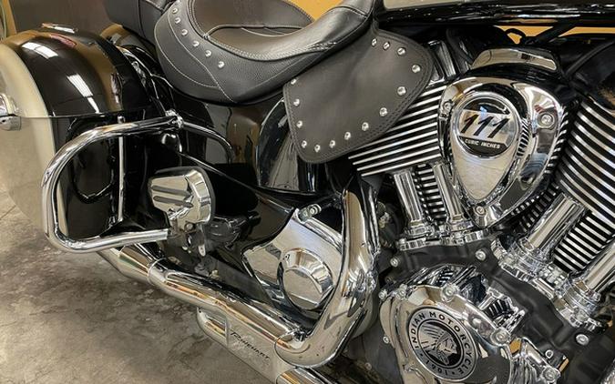 2022 Indian Springfield Black Metallic/Dirt Track Tan