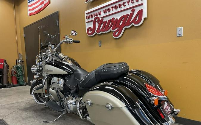 2022 Indian Springfield Black Metallic/Dirt Track Tan