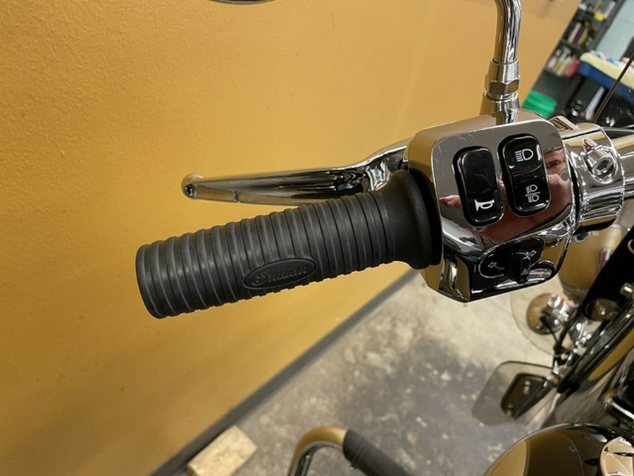2022 Indian Springfield Black Metallic/Dirt Track Tan