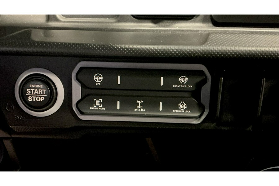 2026 Can-Am DEFENDER XT CAB HD11