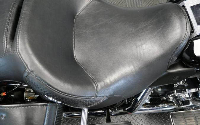 2004 Harley-Davidson® FLHRCI - Road King® Classic