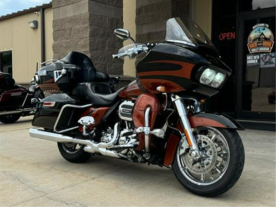 2015 Harley-Davidson CVO™ Road Glide® Ultra