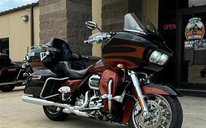 2015 Harley-Davidson CVO™ Road Glide® Ultra