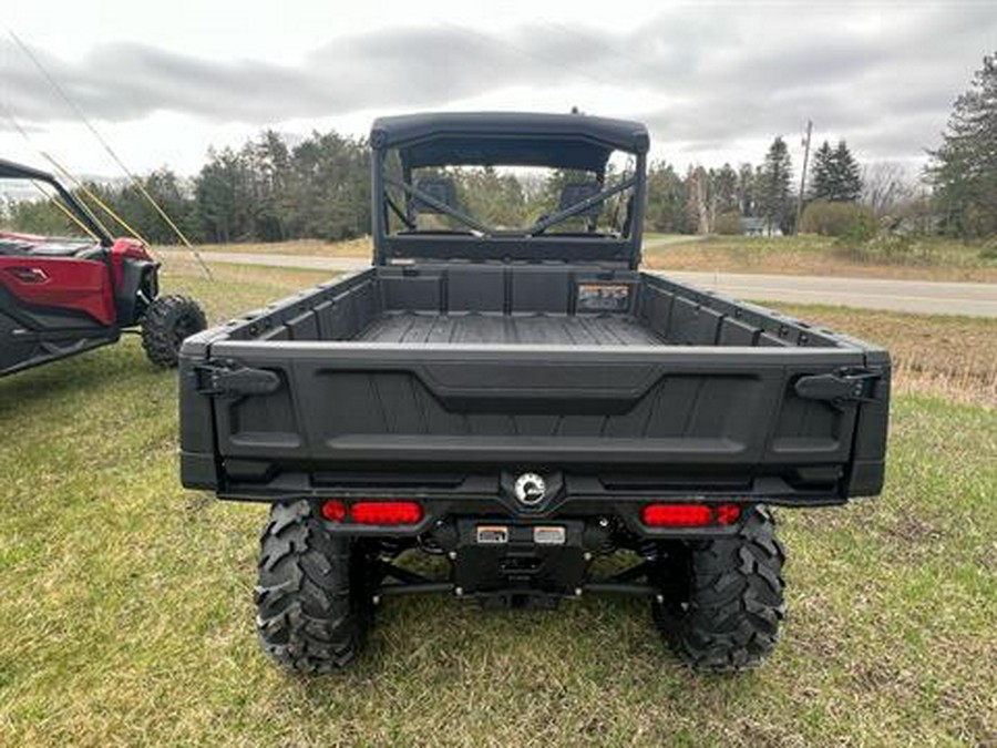 2025 Can-Am Defender PRO XT