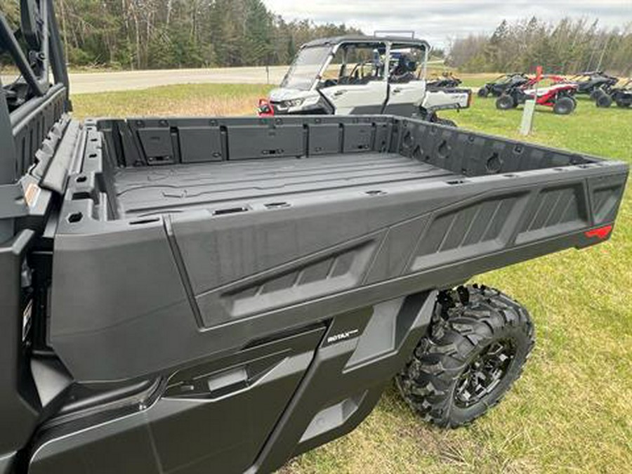 2025 Can-Am Defender PRO XT