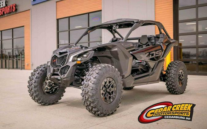 2026 Can-Am® Maverick X3 X ds Turbo RR Triple Black_7.6 in.