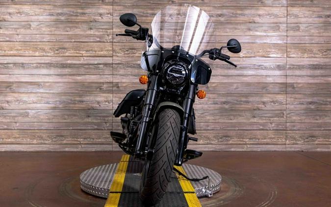 2025 Super Chief® Dark Horse® Black Metallic - Indian Motorcycle
