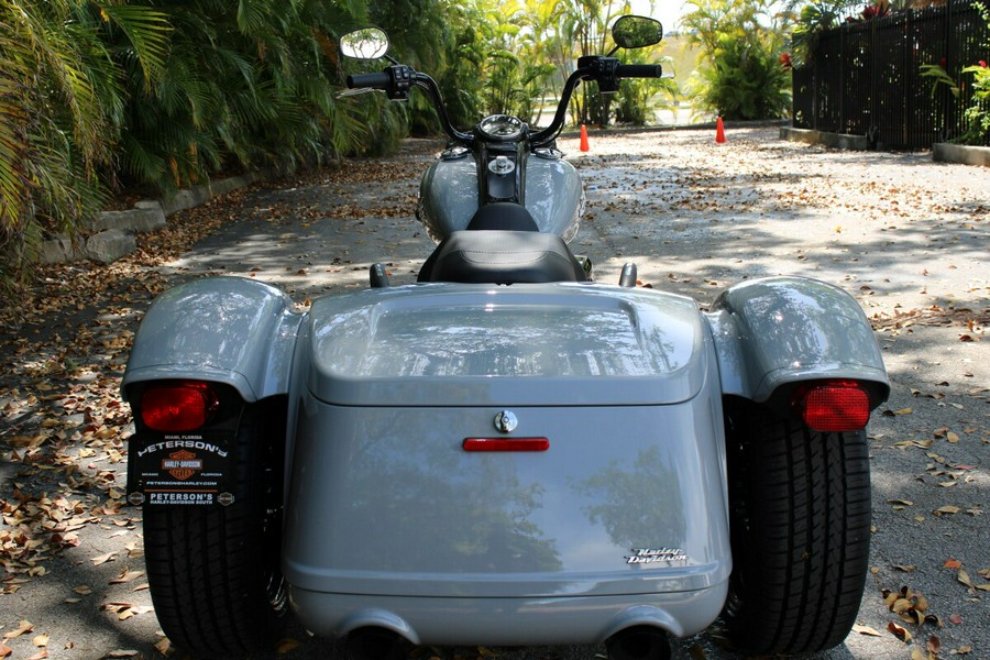 2024 FLRT Freewheeler - In Billiard Gray With Pinstripe