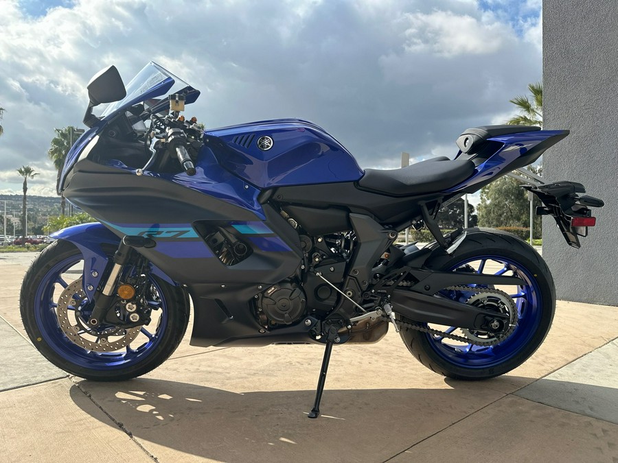 2024 YAMAHA YZF-R7