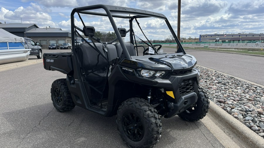 2024 Can-Am™ Defender DPS HD9