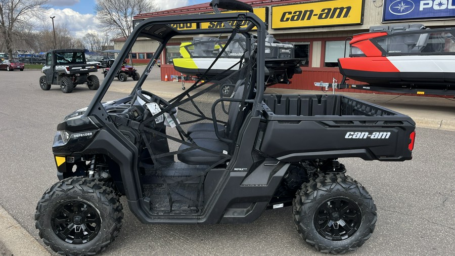 2024 Can-Am™ Defender DPS HD9