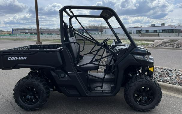 2024 Can-Am™ Defender DPS HD9