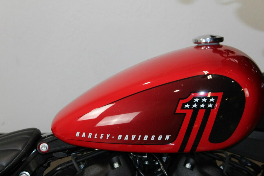 Harley-Davidson® Street Bob® 114 2022 FXBBS 054161T REDLINE RED