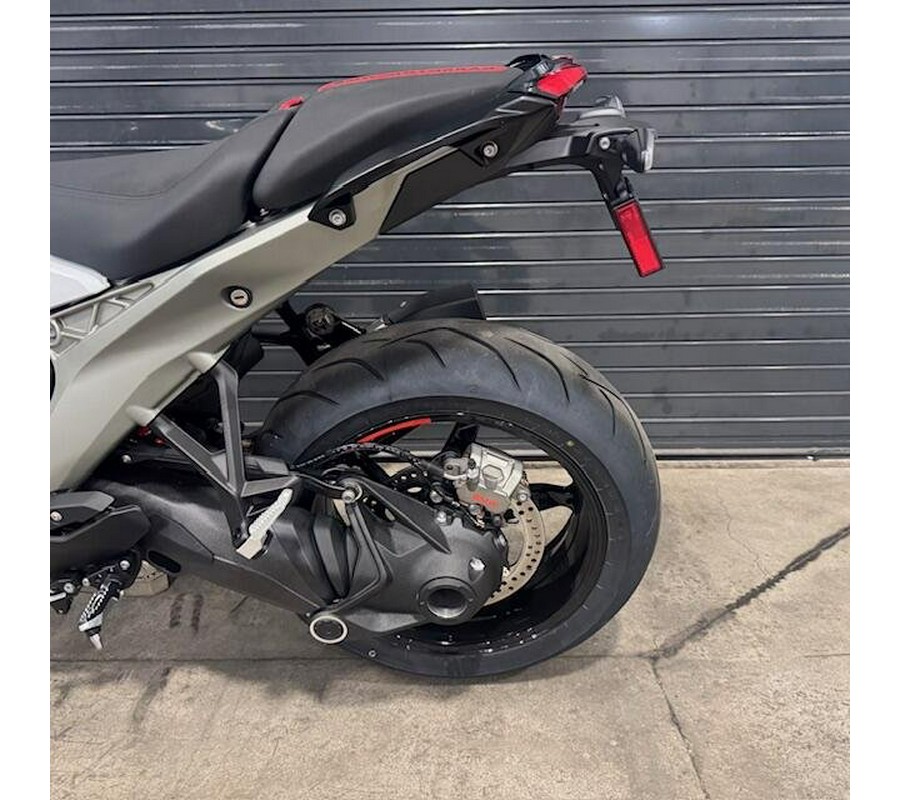 2026 BMW R 1300 R