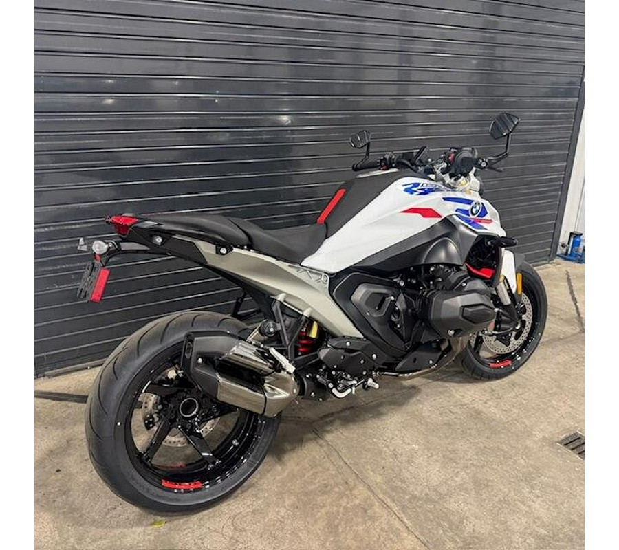 2026 BMW R 1300 R