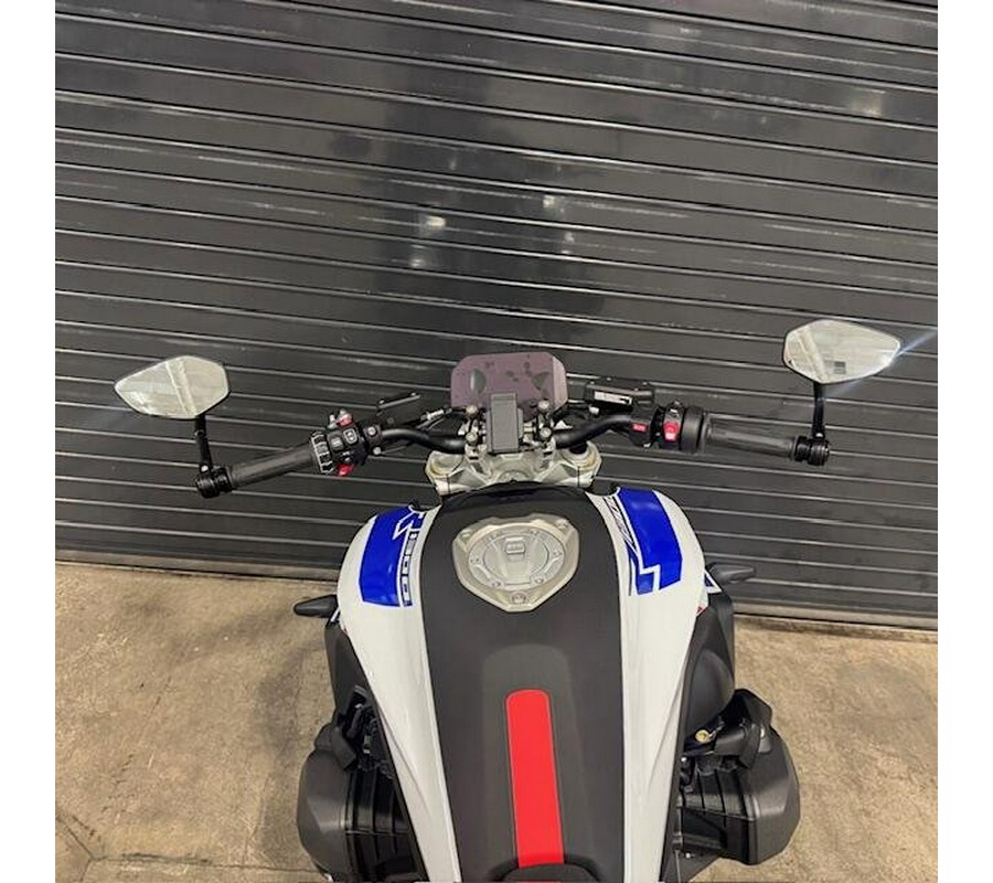2026 BMW R 1300 R