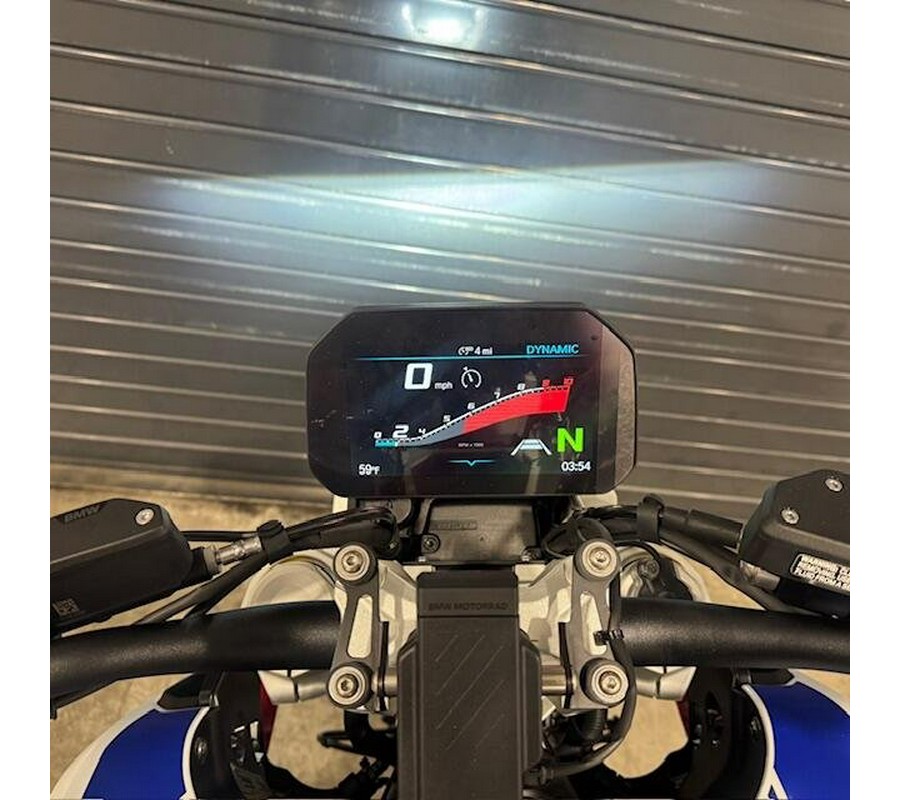2026 BMW R 1300 R