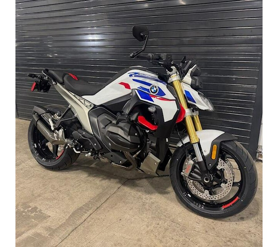 2026 BMW R 1300 R
