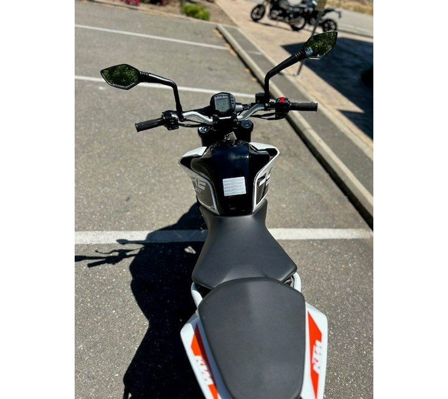 2021 KTM 200 DUKE