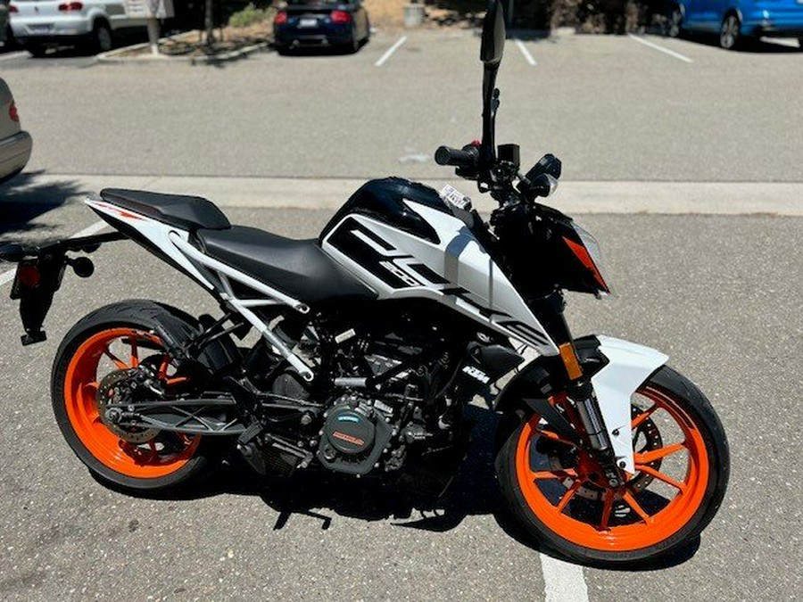 2021 KTM 200 DUKE