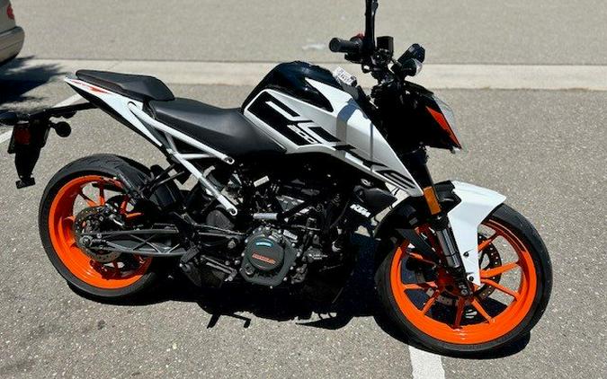 2021 KTM 200 DUKE