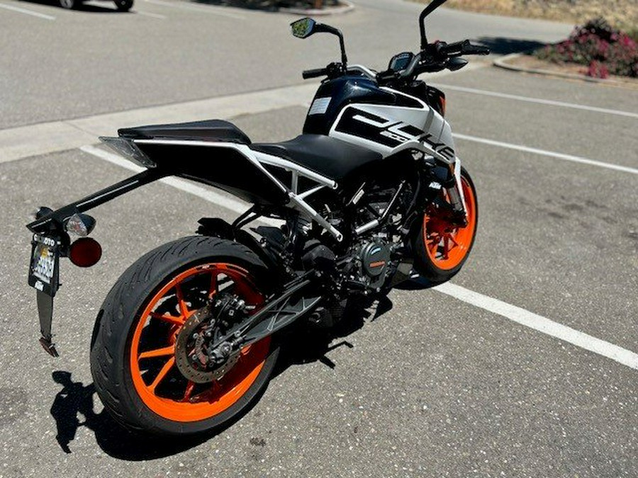 2021 KTM 200 DUKE