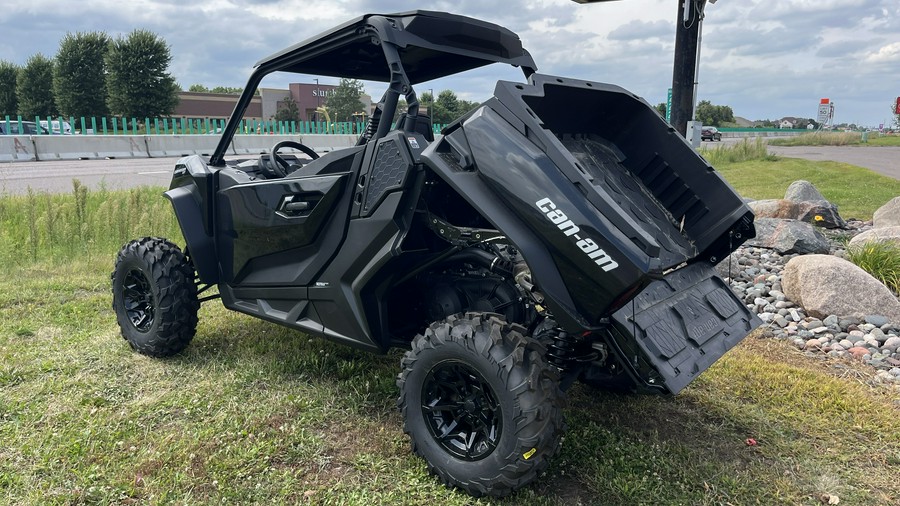 2024 Can-Am™ Commander XT 700