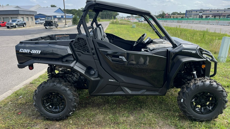 2024 Can-Am™ Commander XT 700